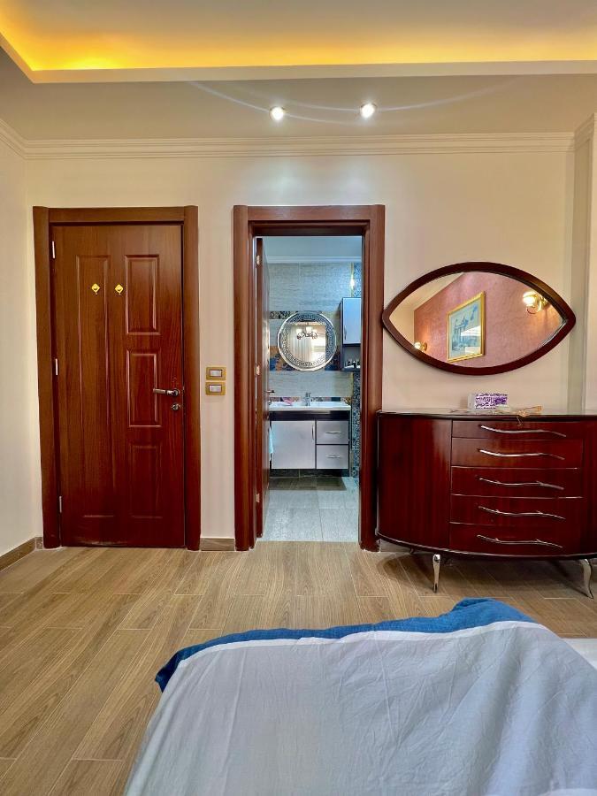 Apartment Ultra Luxury 3br With Pools ,sports ,dining In Gated Compound, Close To Sites