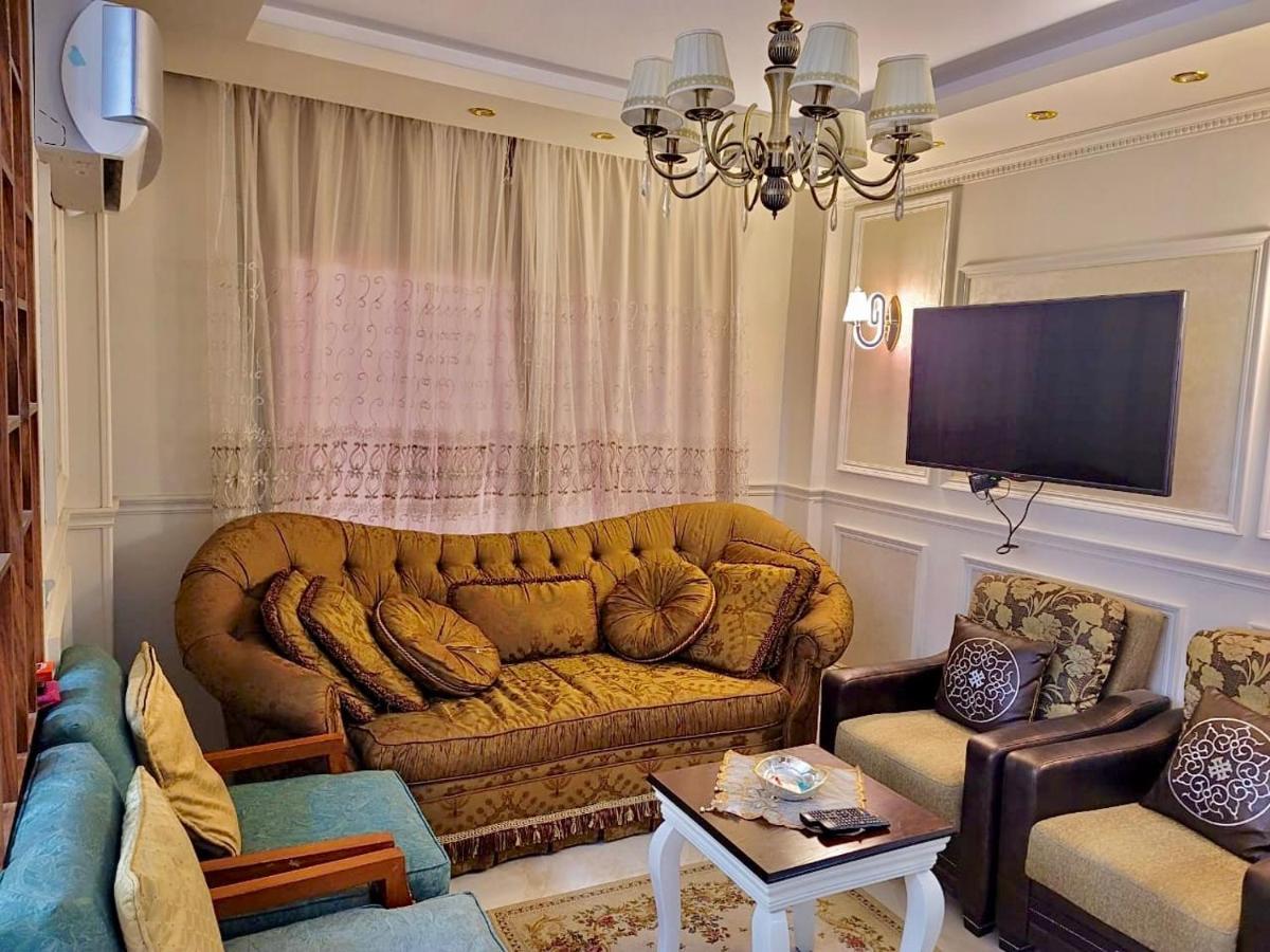 Ultra Luxury 3br With Pools ,sports ,dining In Gated Compound, Close To Sites Apartment