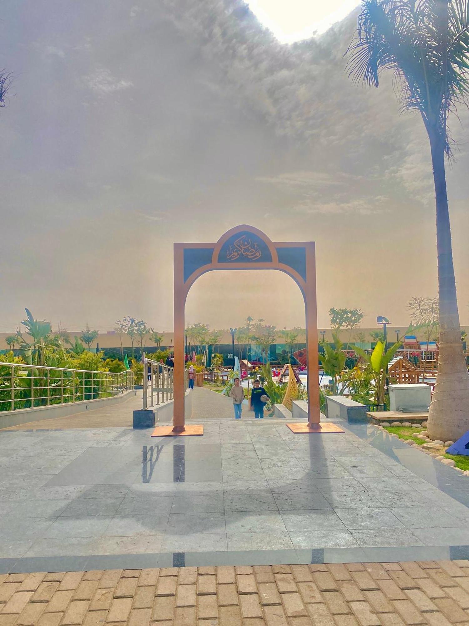 Apartment Ultra Luxury 3br With Pools ,sports ,dining In Gated Compound, Close To Sites