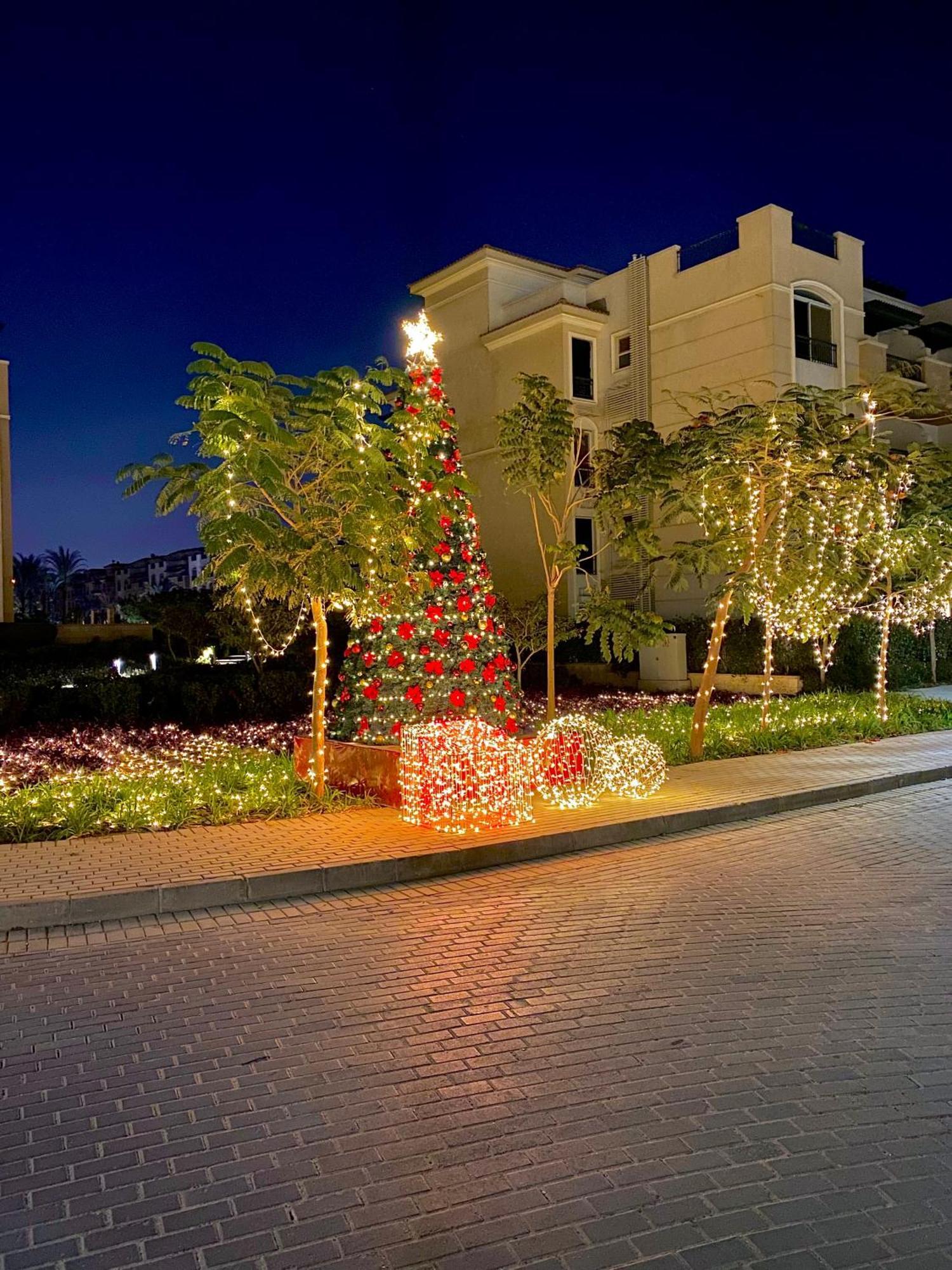Apartment Ultra Luxury 3br With Pools ,sports ,dining In Gated Compound, Close To Sites Cairo