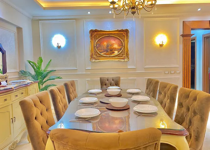 Ultra Luxury 3Br With Pools ,Sports ,Dining In Gated Compound, Close To All Sites