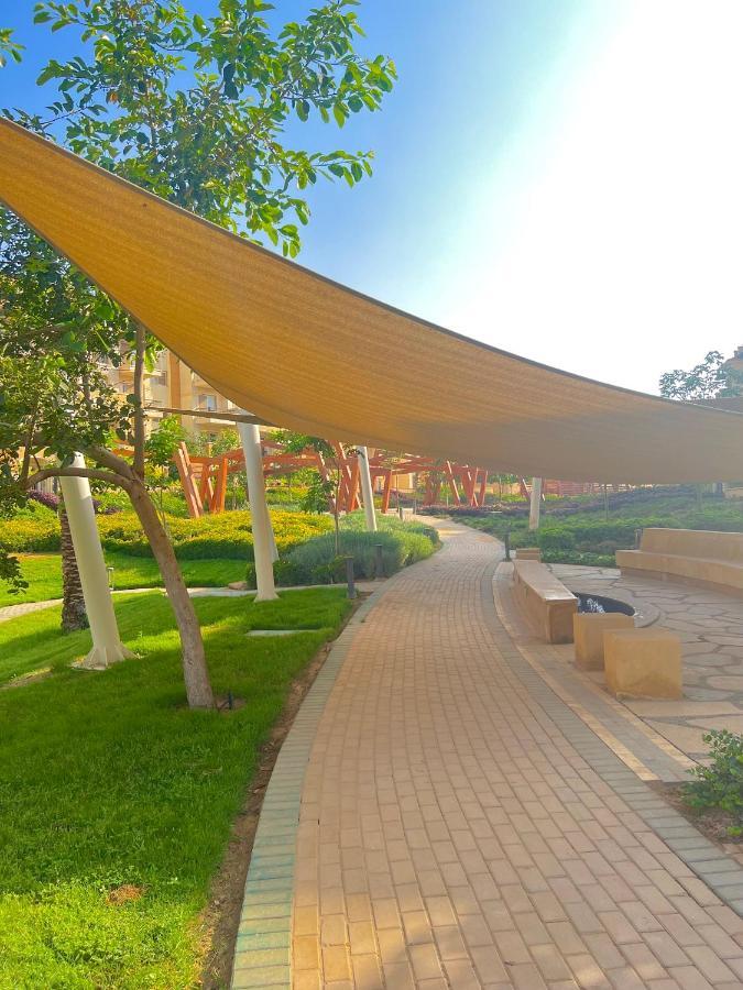 Ultra Luxury 3br With Pools ,sports ,dining In Gated Compound, Close To Sites Cairo
