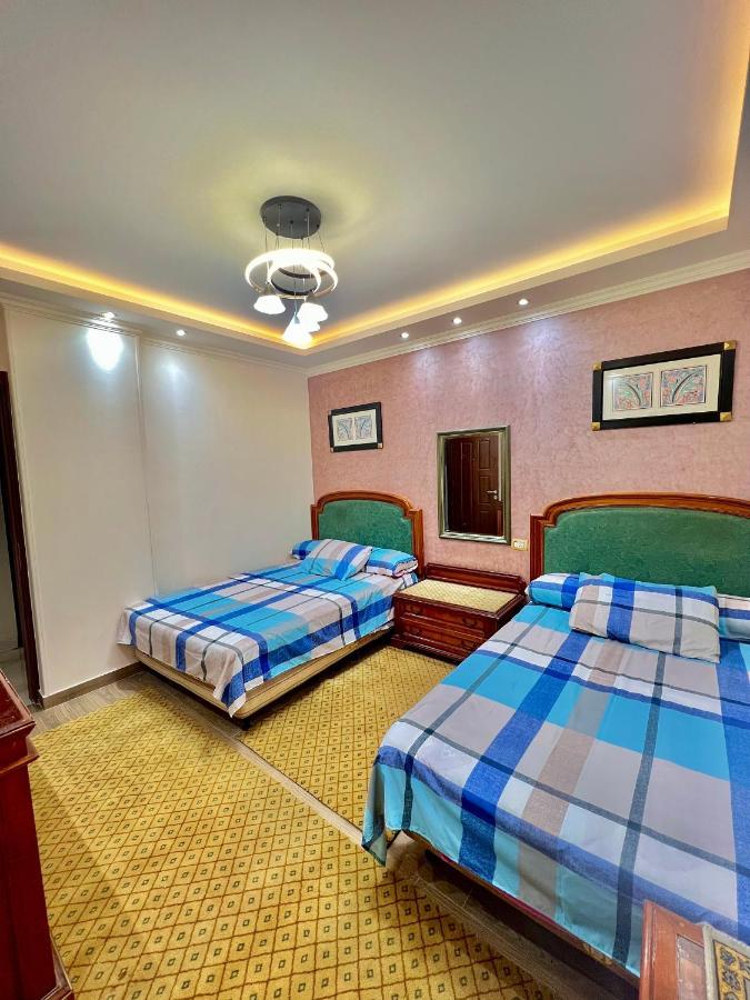 Apartment Ultra Luxury 3br With Pools ,sports ,dining In Gated Compound, Close To Sites Cairo