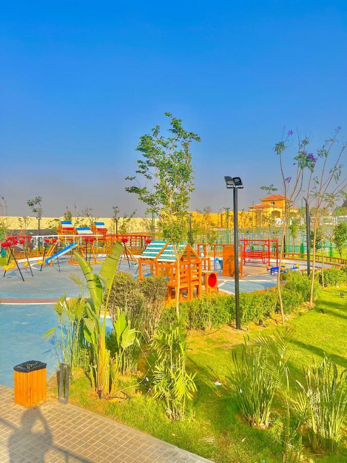 Apartment Ultra Luxury 3br With Pools ,sports ,dining In Gated Compound, Close To Sites *