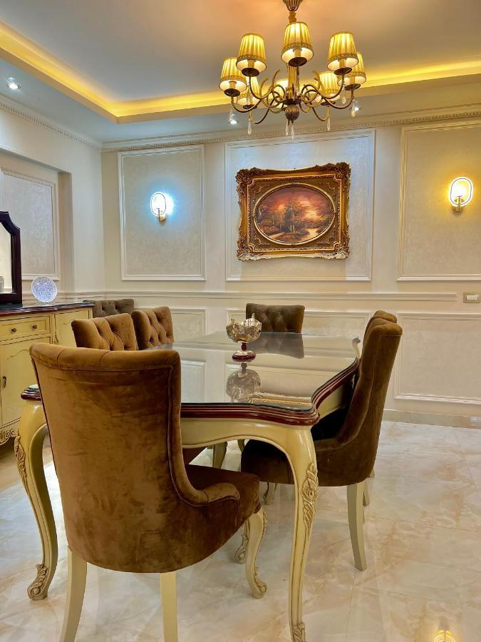 Ultra Luxury 3br With Pools ,sports ,dining In Gated Compound, Close To Sites Cairo