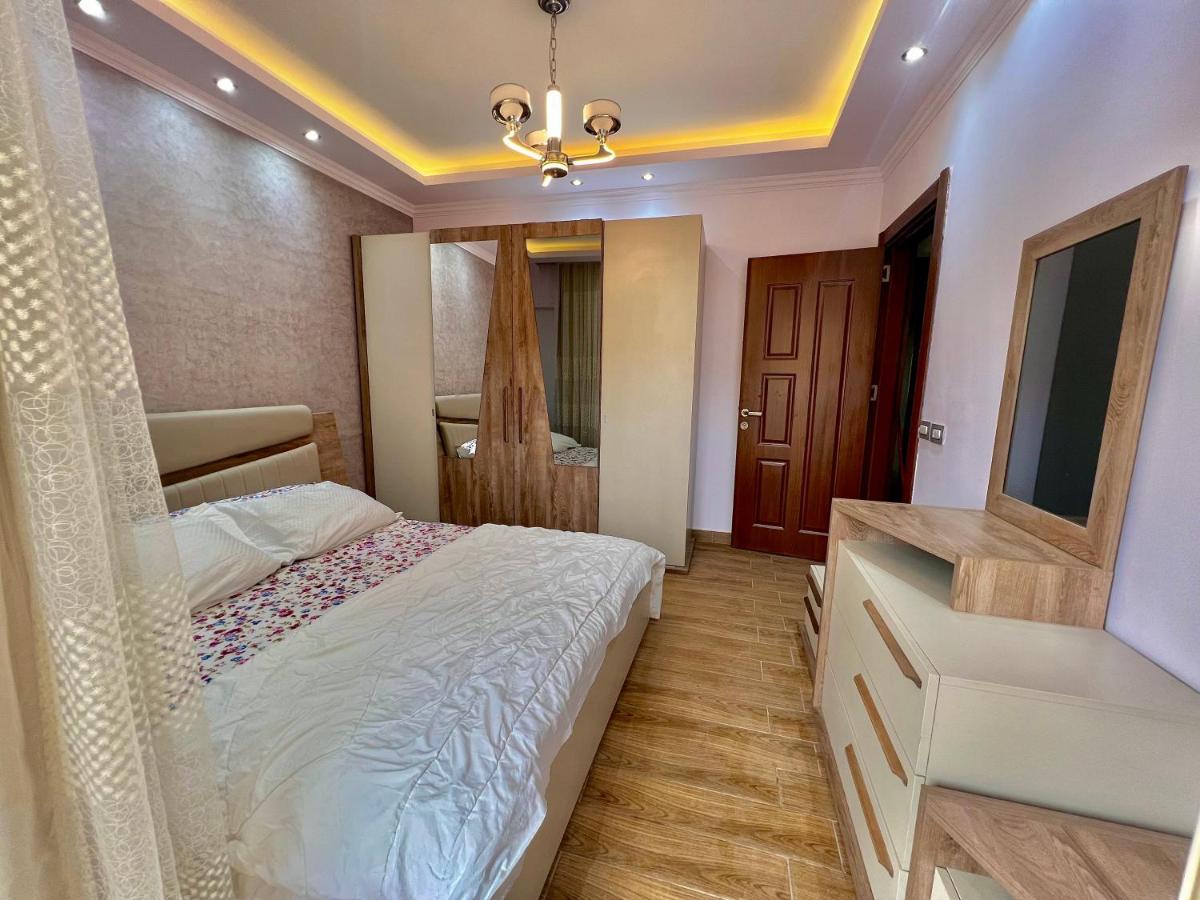 Apartment Ultra Luxury 3br With Pools ,sports ,dining In Gated Compound, Close To Sites