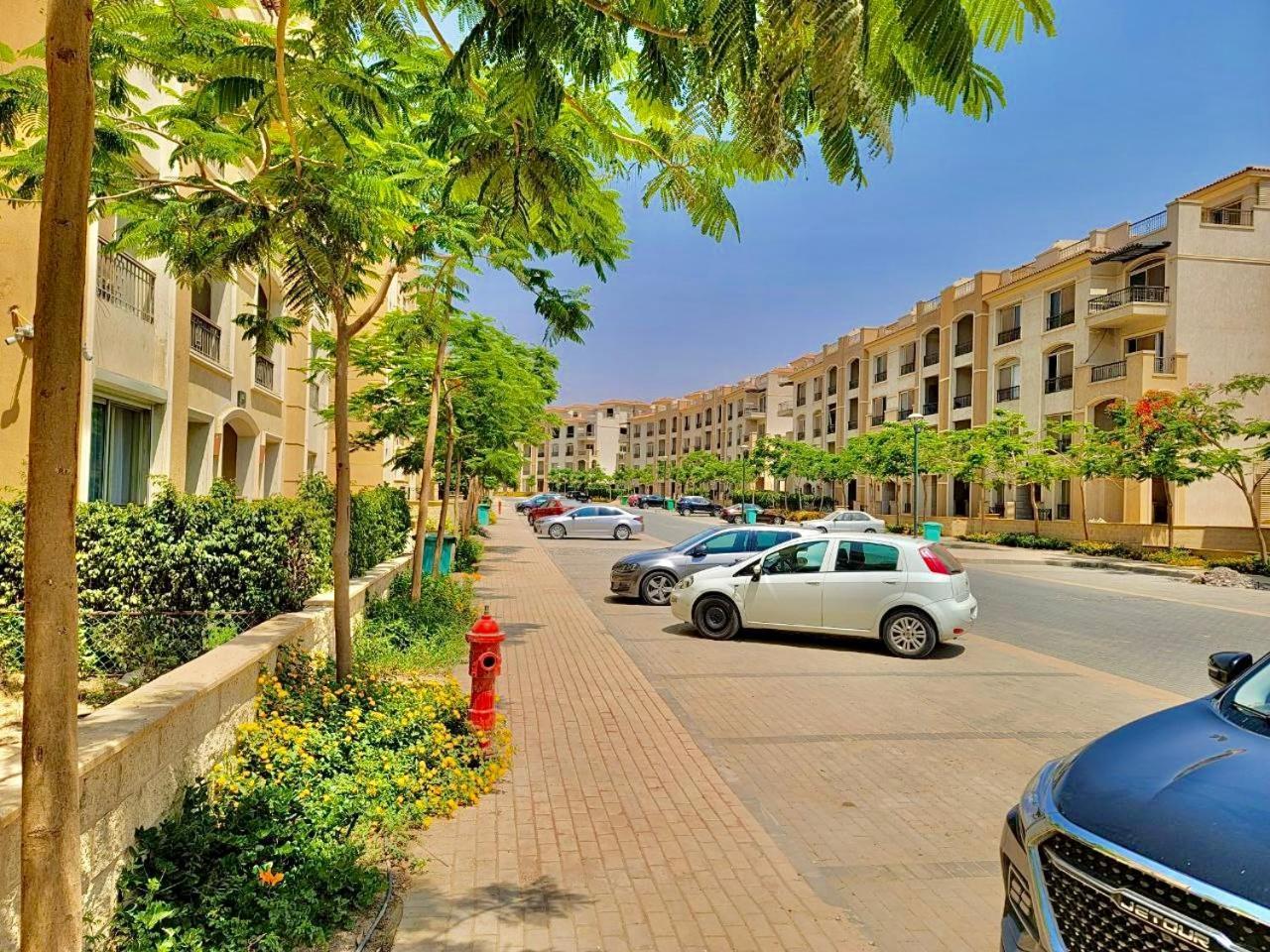 Apartment Ultra Luxury 3br With Pools ,sports ,dining In Gated Compound, Close To Sites